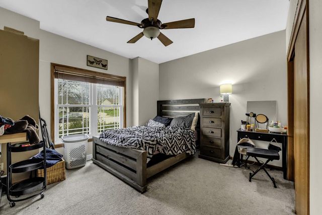 2328 Brookstone LANE, Waukesha, WI 53188