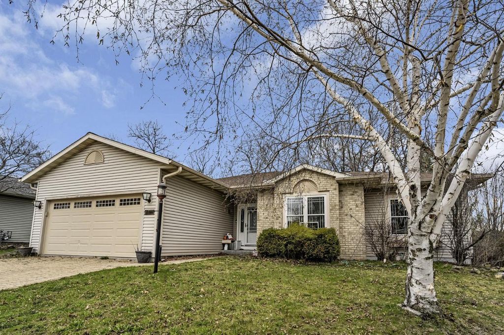 2328 Brookstone LANE, Waukesha, WI 53188