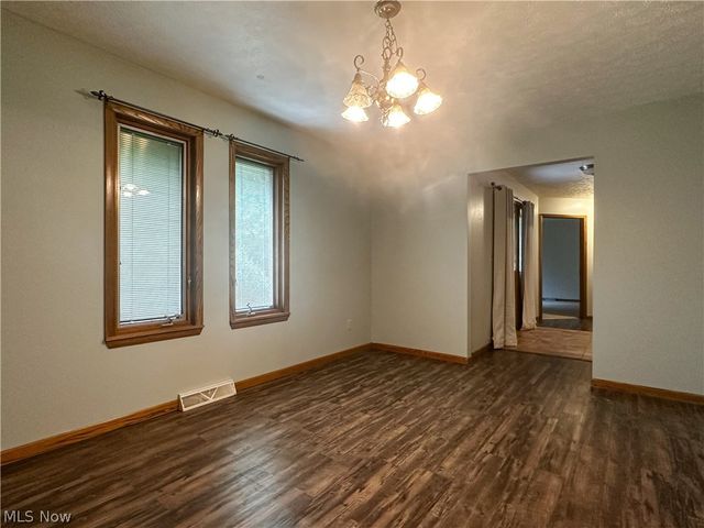 1060 Broadway Avenue SE, Warren, OH 44484