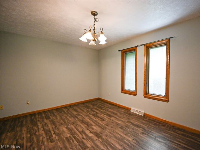 1060 Broadway Avenue SE, Warren, OH 44484