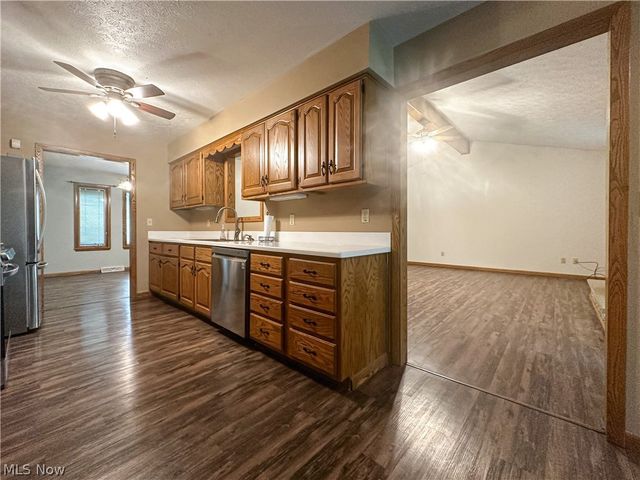 1060 Broadway Avenue SE, Warren, OH 44484