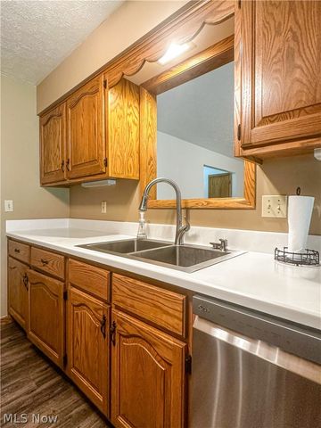 1060 Broadway Avenue SE, Warren, OH 44484