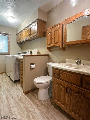 1060 Broadway Avenue SE, Warren, OH 44484
