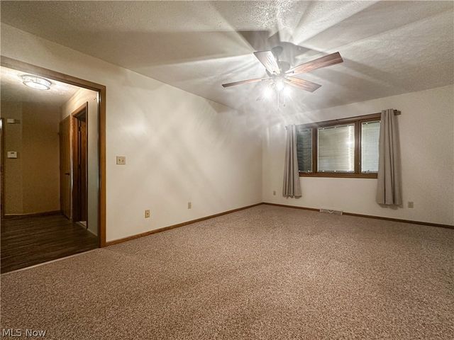 1060 Broadway Avenue SE, Warren, OH 44484