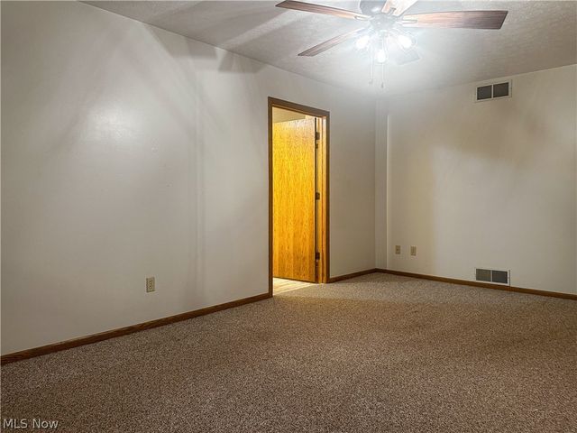 1060 Broadway Avenue SE, Warren, OH 44484