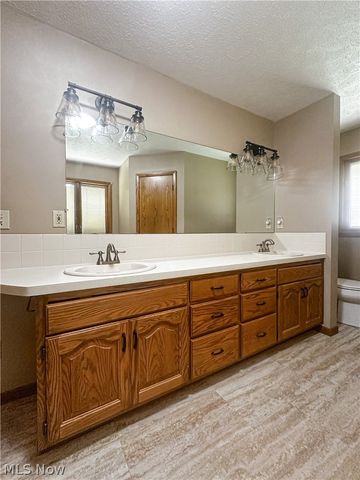 1060 Broadway Avenue SE, Warren, OH 44484