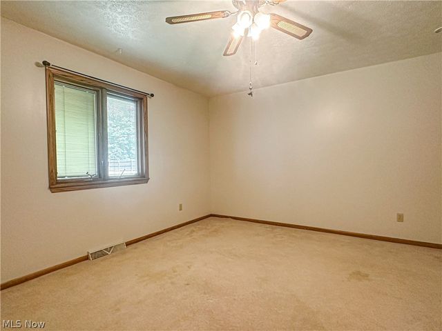 1060 Broadway Avenue SE, Warren, OH 44484
