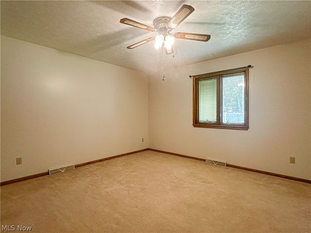 1060 Broadway Avenue SE, Warren, OH 44484