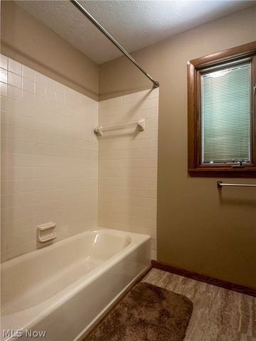 1060 Broadway Avenue SE, Warren, OH 44484