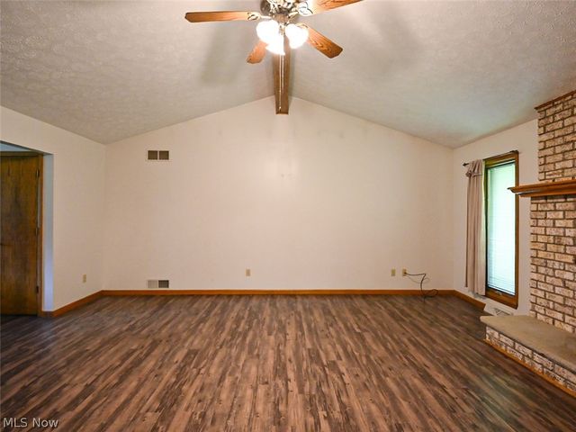 1060 Broadway Avenue SE, Warren, OH 44484