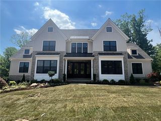 2047 Sunrise # 8, Springfield Twp, PA 18036