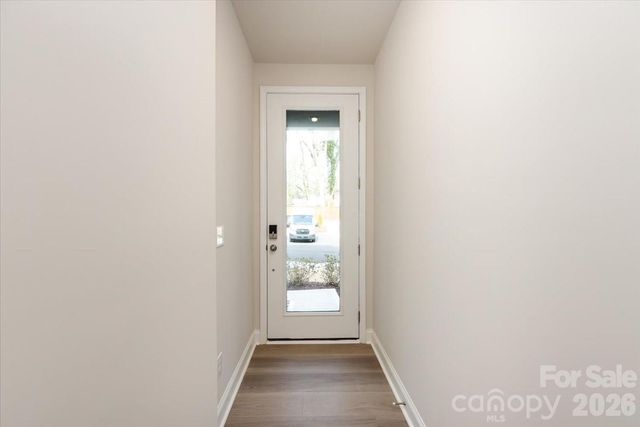 909 Archway Lane, Charlotte, NC 28217