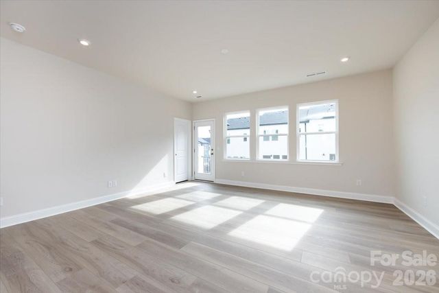 909 Archway Lane, Charlotte, NC 28217