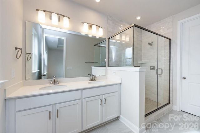 909 Archway Lane, Charlotte, NC 28217