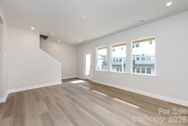 909 Archway Lane, Charlotte, NC 28217