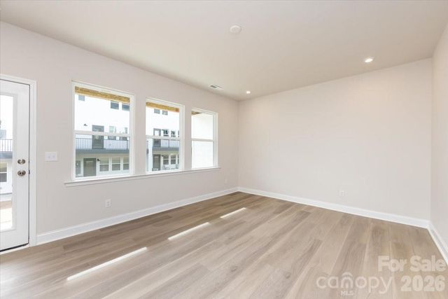 909 Archway Lane, Charlotte, NC 28217