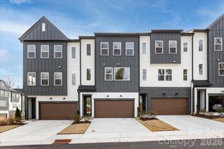 909 Archway Lane, Charlotte, NC 28217