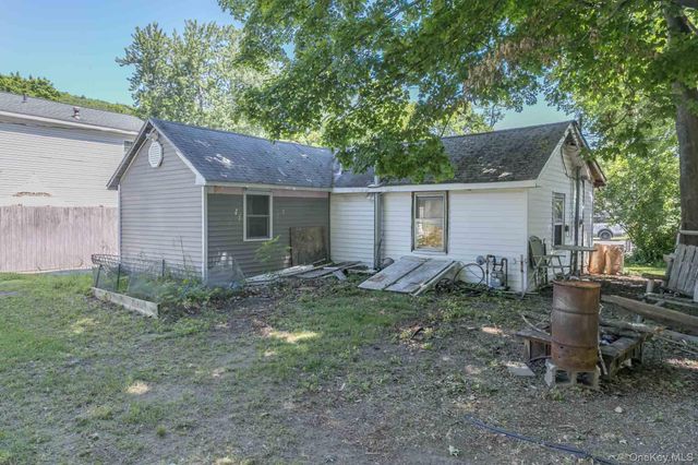 43 Oak Street, Greenwood Lake, NY 10925