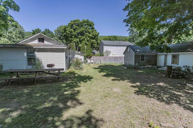 43 Oak Street, Greenwood Lake, NY 10925