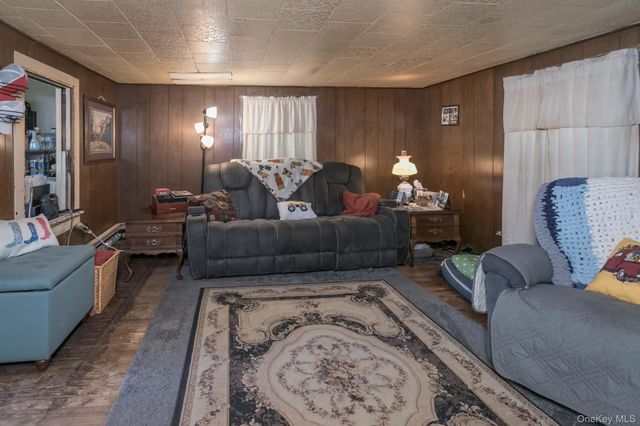 43 Oak Street, Greenwood Lake, NY 10925
