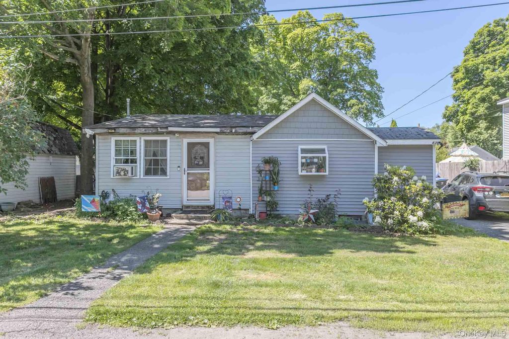 43 Oak Street, Greenwood Lake, NY 10925