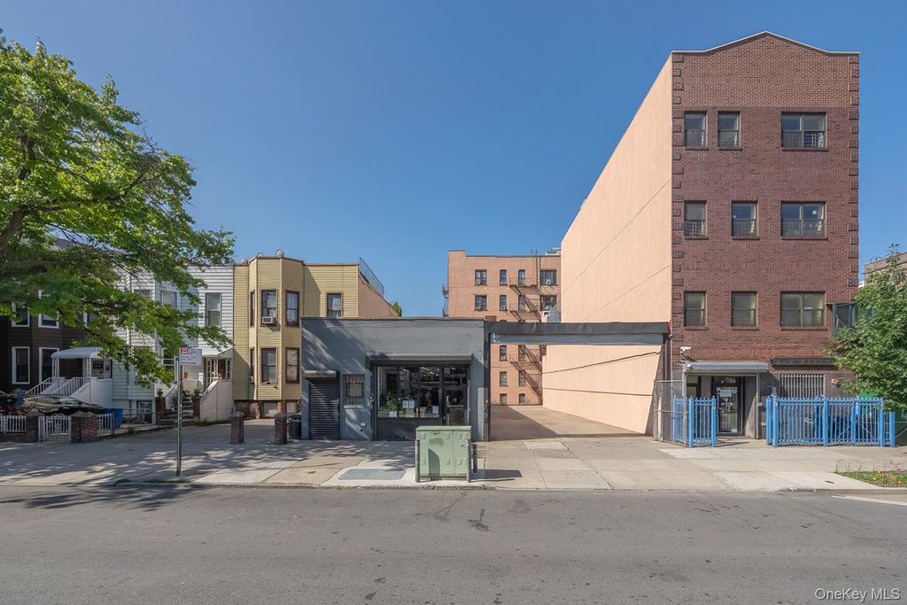 3210 31st Avenue, Astoria, NY 11106 — exterior