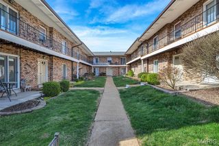 6904 Colonial Woods Drive 101, St Louis, MO 63129
