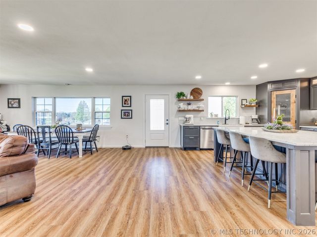 5123 N 116th West Avenue, Sand Springs, OK 74063