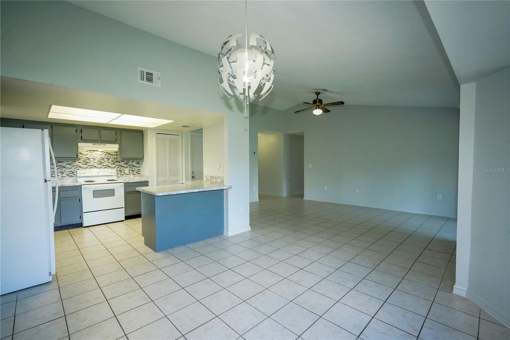 Image 7 of property listing at 3240 PINERIDGE CIRCLE, Kissimmee, FL 34746