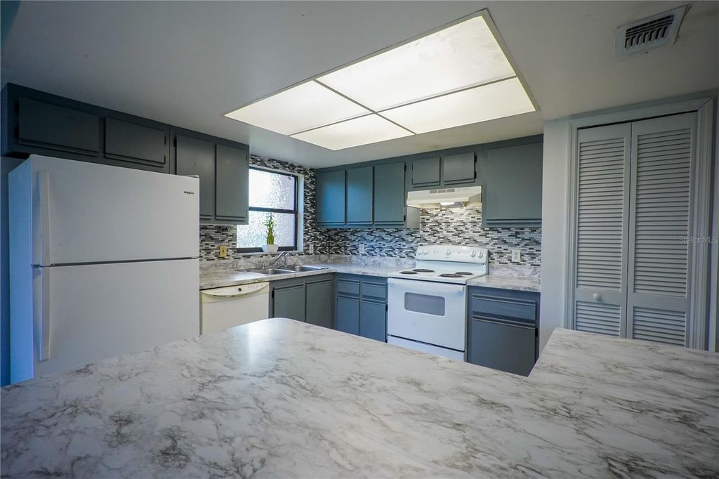 Image 10 of property listing at 3240 PINERIDGE CIRCLE, Kissimmee, FL 34746