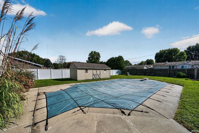 1352 Roelke Drive, South Bend, IN 46614