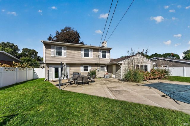1352 Roelke Drive, South Bend, IN 46614