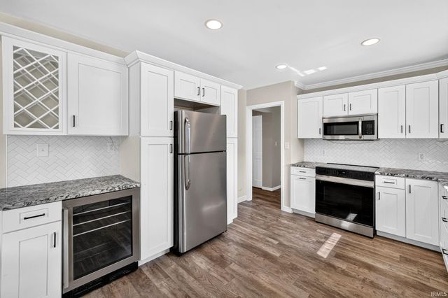1352 Roelke Drive, South Bend, IN 46614