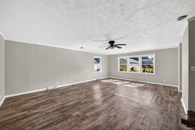 1352 Roelke Drive, South Bend, IN 46614