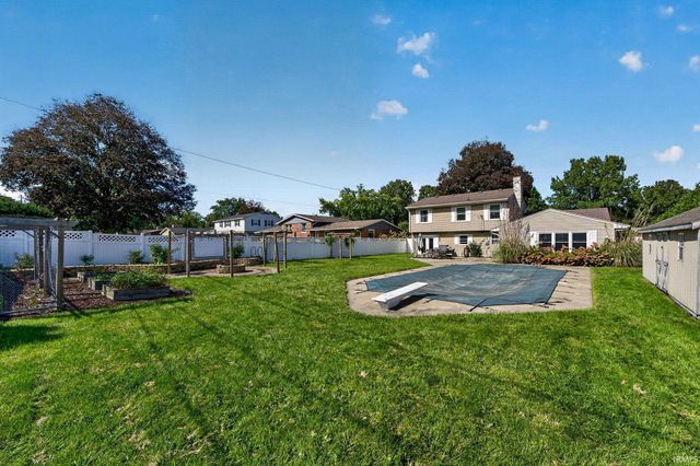 1352 Roelke Drive, South Bend, IN 46614