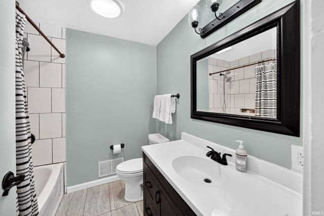 1352 Roelke Drive, South Bend, IN 46614