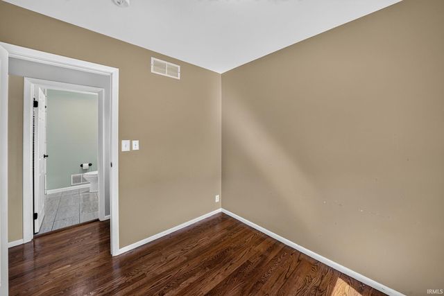 1352 Roelke Drive, South Bend, IN 46614