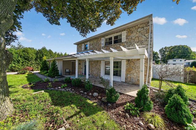 1352 Roelke Drive, South Bend, IN 46614
