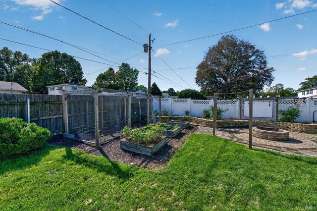 1352 Roelke Drive, South Bend, IN 46614