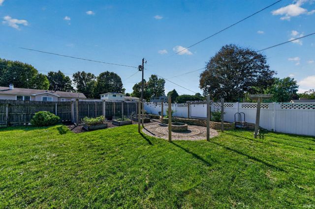 1352 Roelke Drive, South Bend, IN 46614