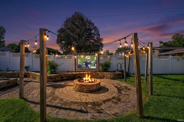 1352 Roelke Drive, South Bend, IN 46614