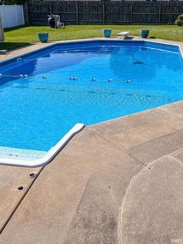 1352 Roelke Drive, South Bend, IN 46614