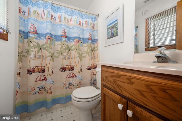 148 LAYTON DR, South Bethany, DE 19930