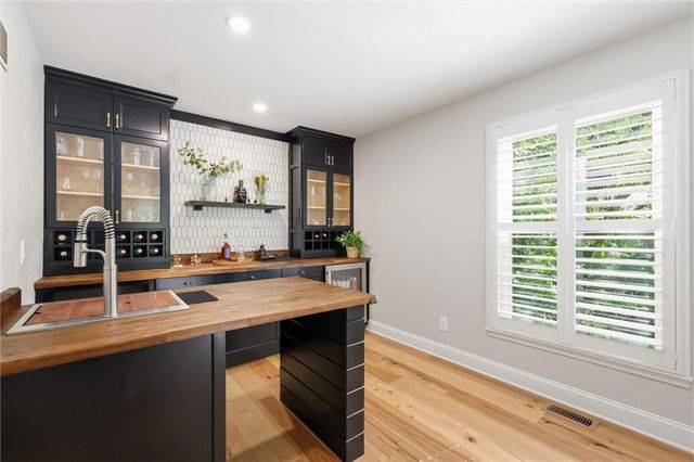 7621 Acuff Lane, Lenexa, KS 66216