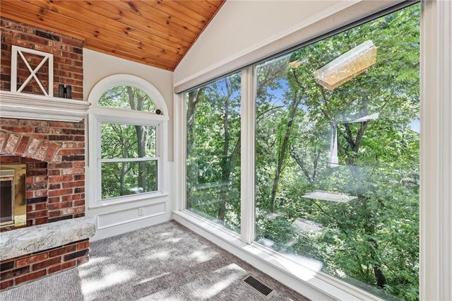 7621 Acuff Lane, Lenexa, KS 66216