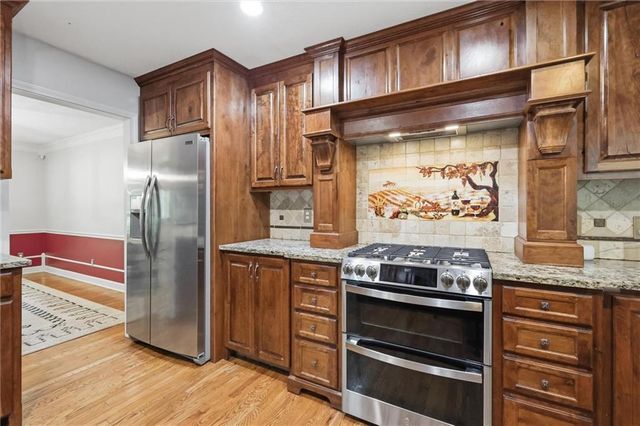 7621 Acuff Lane, Lenexa, KS 66216