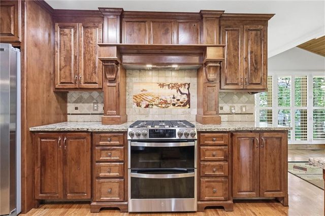 7621 Acuff Lane, Lenexa, KS 66216