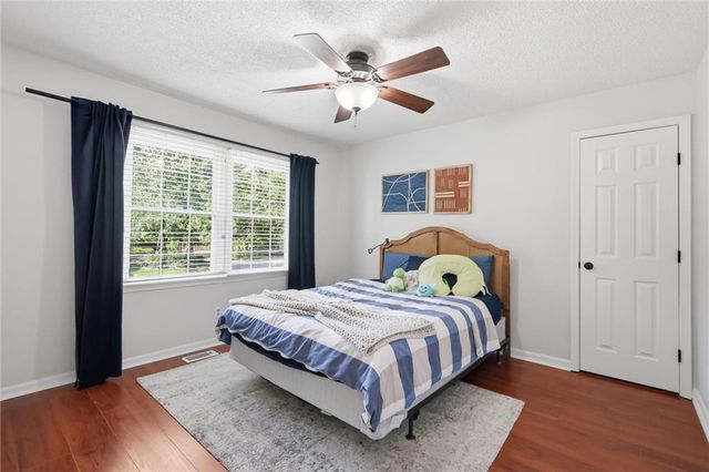 7621 Acuff Lane, Lenexa, KS 66216