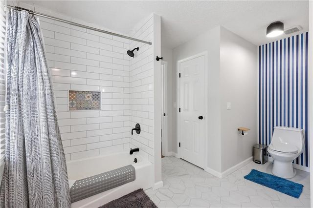 7621 Acuff Lane, Lenexa, KS 66216