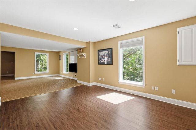 7621 Acuff Lane, Lenexa, KS 66216